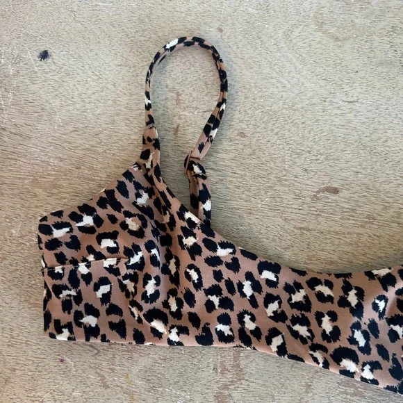 Aerie Leopard Print Scoop Bikini Top - Picture 2 of 7